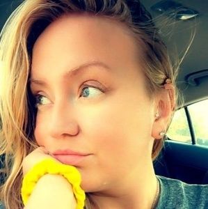 Selling Clothing, Purses, Accessories, Decor & Jewelry At Great Discounts